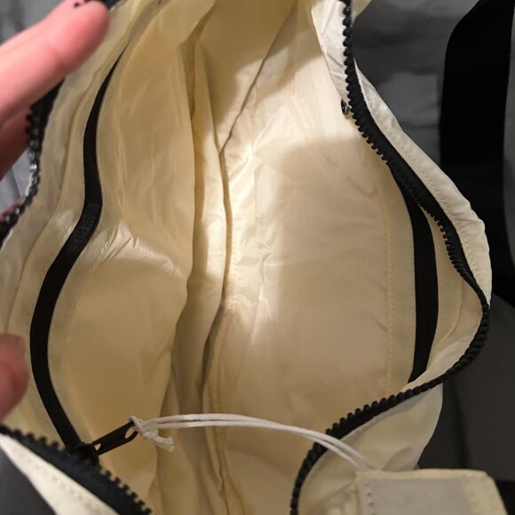 Baggu NWT Medium Crescent Bag in Ivory - Picture 7 of 7